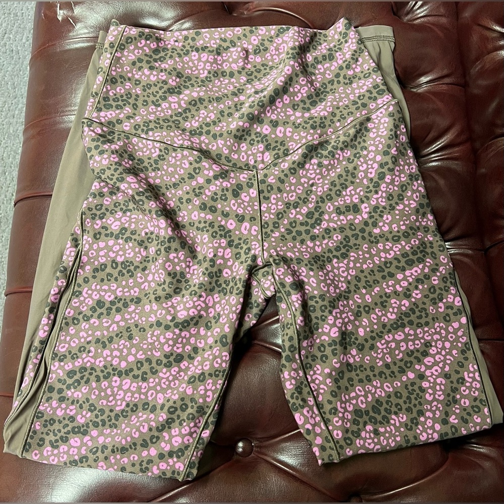 Offline By Aerie Real Me 7/8 Hi-Rise Leopard Leggings - Picture 3 of 7